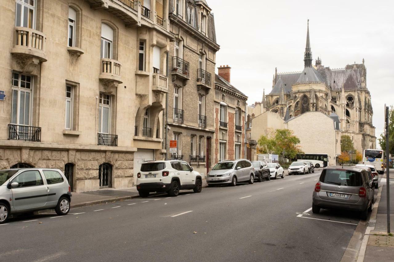 Appartement Au Pied De La Cathedrale Reims Zewnętrze zdjęcie